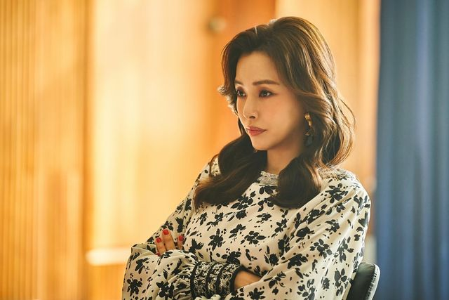 애마부인 이하늬, 에로영화계 발칵 뒤집은 카리스마…‘애마’ 스틸 공개