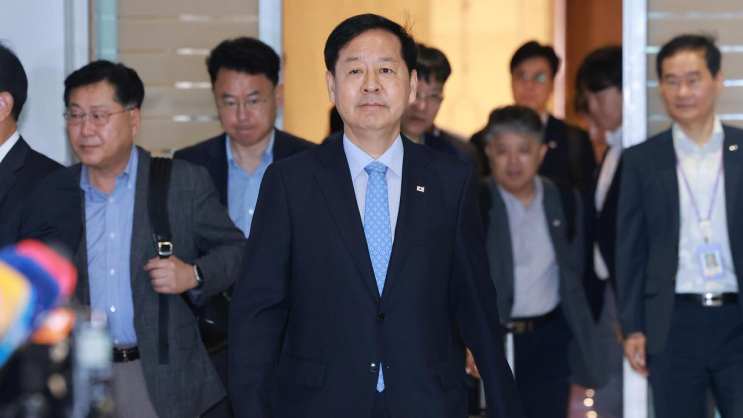 경제부총리 <b>무역 담판</b> 위해 방미…9부능선 넘은 <b>미중</b> 협상