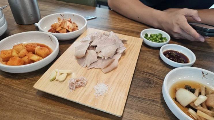  (서귀포보말칼국수  맛집찾기)산방산수두리보말칼국수 몸국·보말칼국수·흑돼지수육