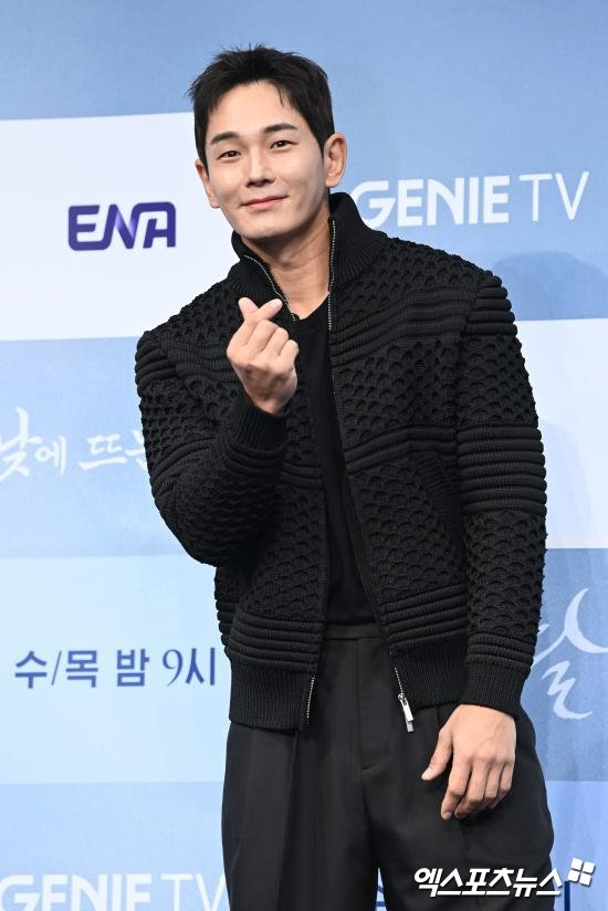 [속보] 800만원 <b>입막음</b> 논란, 배우 <b>온주완</b>? 소속사 "사실무근... 