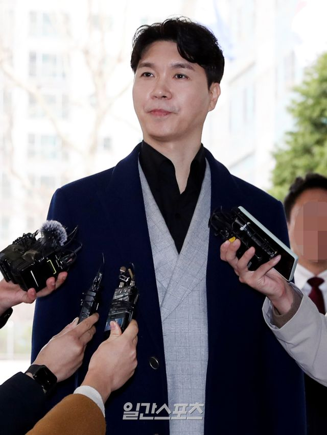 <b>박수홍</b>, 식품업체와 5억 대 소송 중 <b>피소</b>... 협박 혐의 [왓IS]