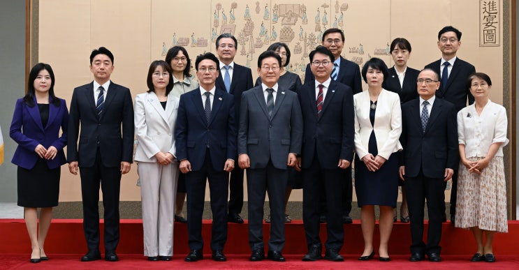 이재명 대통령, <b>김민석 총리</b> 등 7명에게 <b>임명장 수여</b>