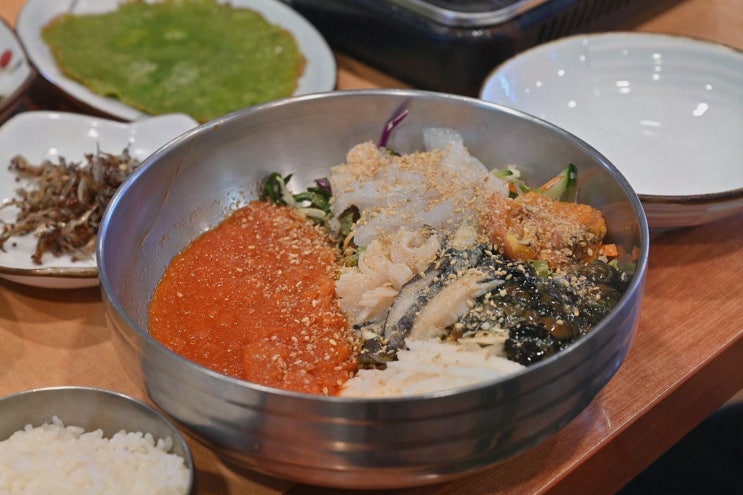  거제공곶이맛집 유경식당 와현해변점, 신선한 자연산 회의 매력