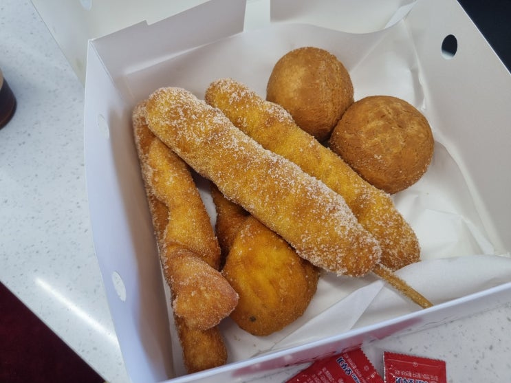  [부평시장맛집] 신사와꽈배기 찹콩 대파꽈배기 찹쌀팥도넛 찹쌀핫도그 빵집 후기 리뷰
