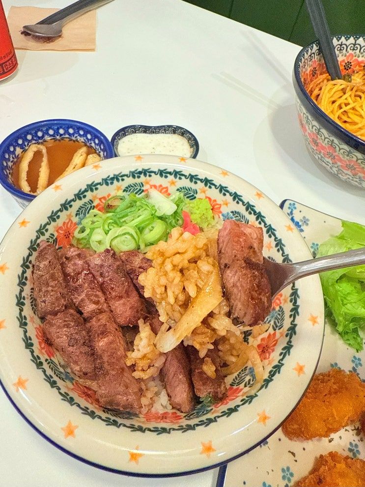  충북 청주 상당구 스테이크덮밥 맛집. 데이트·가족 외식 다 되는 ‘미도인 청주성안길’ 후기