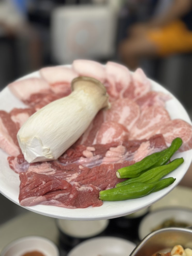  깔끔 친절 맛 다 잡은 연트럴파크 고깃집 맛집 형제특수부위 연남점