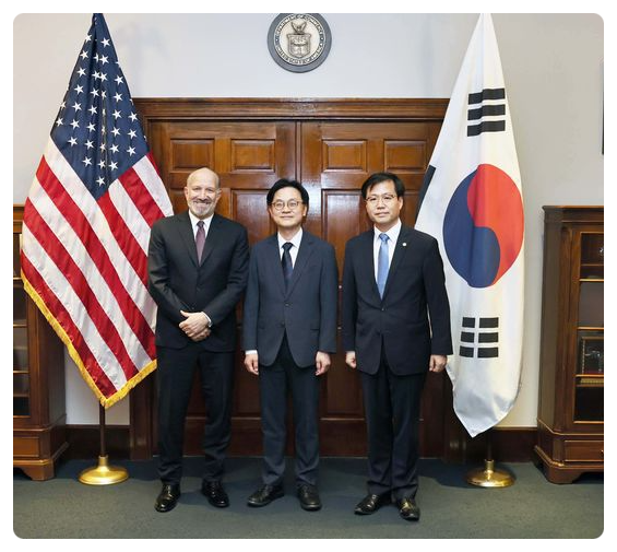 무역협상타결과 <b>상호관세</b> 25%-15%로 <b>인하</b>된 <b>한미</b>협력