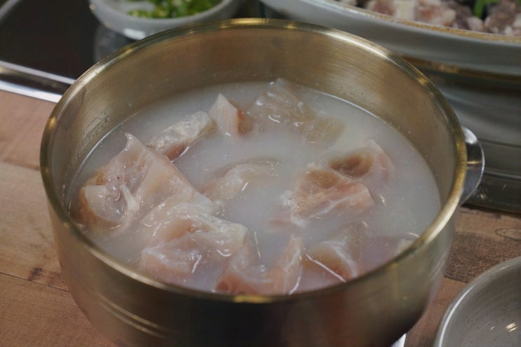  푸짐한 메뉴와 진한 국물 맛, 인덕원역맛집 장내동도가니