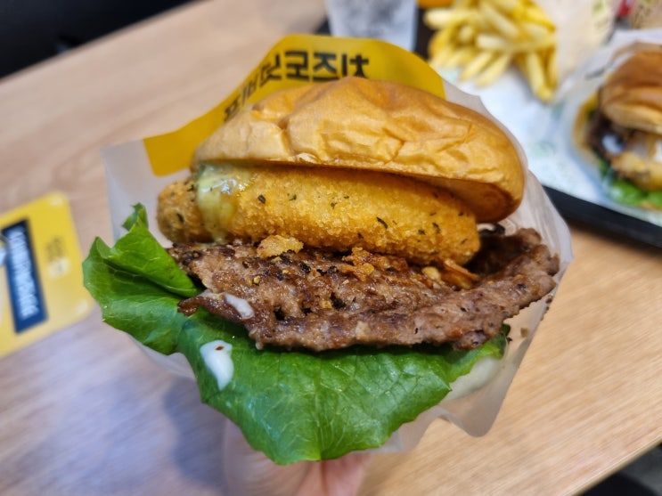  인천 삼산 프랭크버거 신메뉴 후기! 치즈도넛비프버거랑 어니언탑비프버거 세트 솔직후기