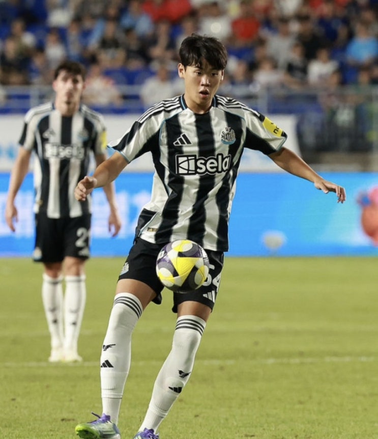 성공한 <b>박승수</b>! 수원에서 전진우와 유니폼 교환까지..<b>EPL 데뷔</b>... 