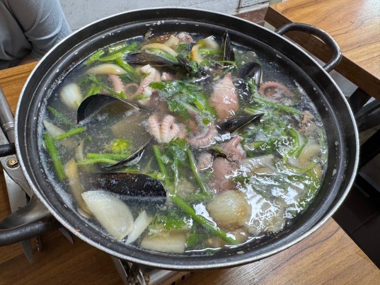  울엄마제철맛집 ㅣ 중복날 용리단길 맛집에서 연포탕