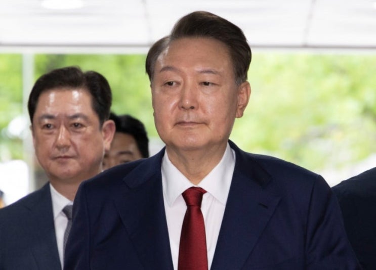 특검, <b>윤석열 체포</b> 시도 현장서 충격 상황…“수의도 <b>거부</b>... 