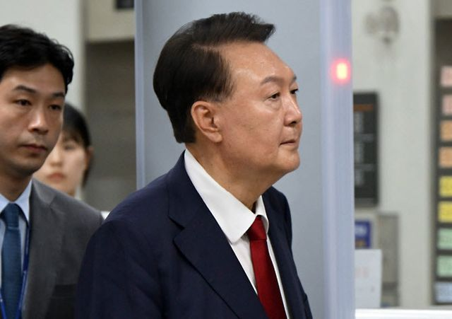  “尹, 수사 못 받을 상태 아냐”…김건희 특검팀, 체포 영장 집행