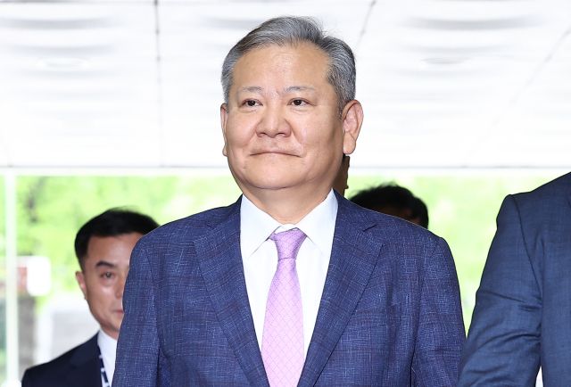 [사법 이정표] <b>이상민</b> 전 장관, ‘<b>내란 공모</b> 혐의’ <b>구속</b>... 