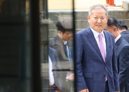 <b>이상민</b> 전 장관 <b>구속</b>, 윤석열과 나란히 수감…내란 <b>수사</b> 어디까지?