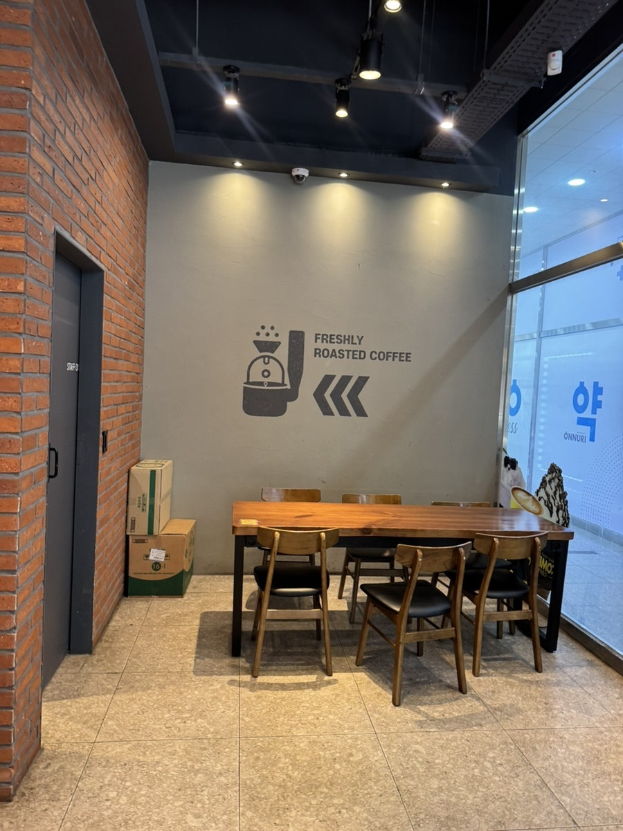 컴포즈커피 광주운남삼성점 사진 2