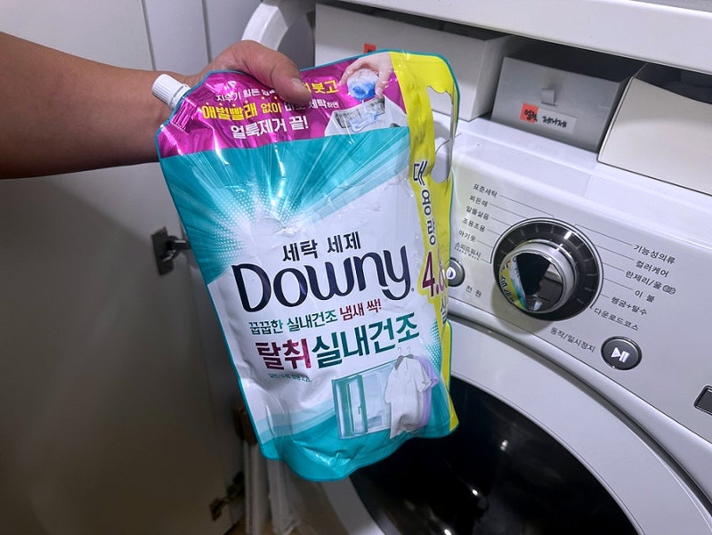 빨래쉰내제거 실내건조세제 세탁세제, 옷땀냄새제거 다우니 리필형세제.