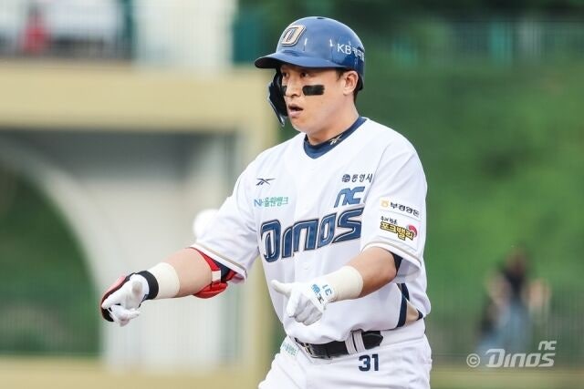 KBO 통산 최다 안타 <b>손아섭</b>, <b>한화 이글스</b>로 전격 이적…NC... 