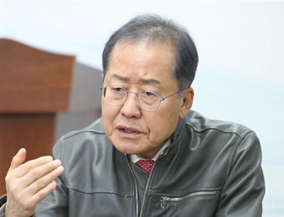   한미 무역협정 자화자찬? 홍준표 前시장 김규리 김민선 저격
