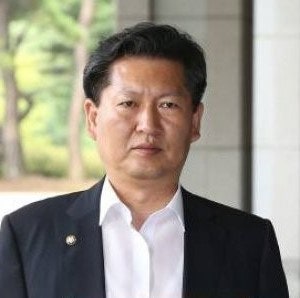 정청래 아버지 정해일 어머니 박순분 아내 김인옥 아들 정한결 정한백 정한솔 형제자매