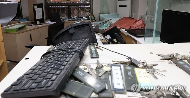  尹구속에 방화 시도…서부지법 난동 10대 '투블럭남' 징역 5년