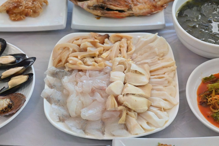  [맛집리뷰] 용화횟집의 거제가조도맛집, 신선한 해산물과 바다 풍경을 만끽하다