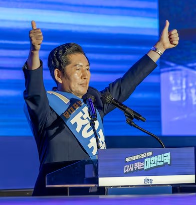 <b>정청래</b>, 압도적 표차로 ‘민주당대표’에 선출