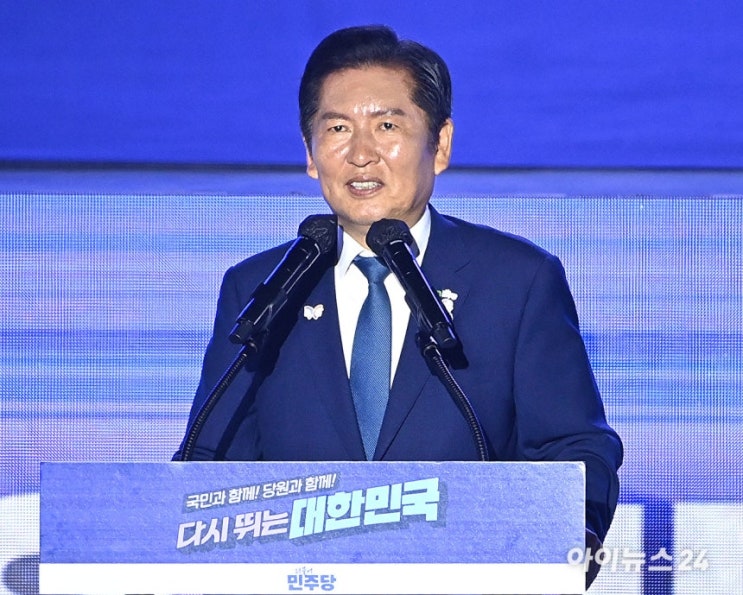 선택은 '강력한 <b>개혁</b>'…신임 당 대표에 '<b>정청래</b>' / 진성준 제명... 