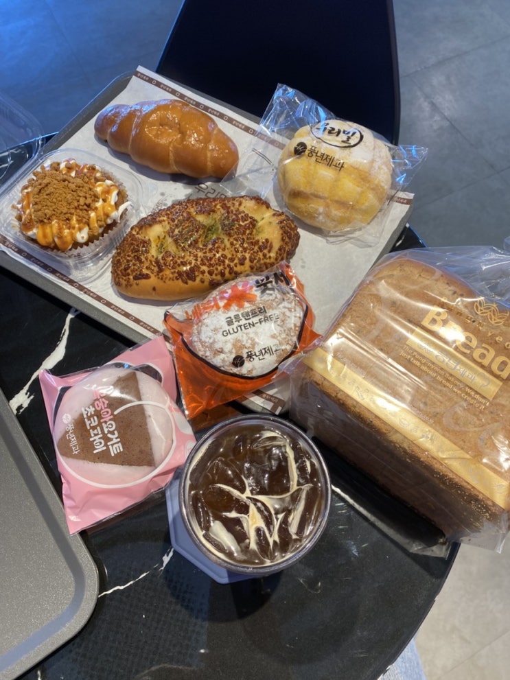  휴가에 다녀온 빵지순례 전주 빵 맛집 풍년제과본점 주차 베이커리추천 전동소금빵 전주여행 초코파이 답례품추천