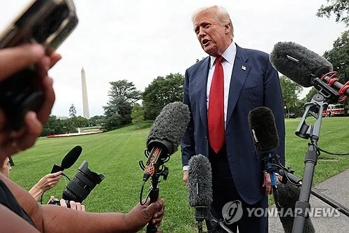 트럼프, <b>한미정상회담</b> 언제하냐 질문에 "<b>한미</b>관계 훌륭하다"