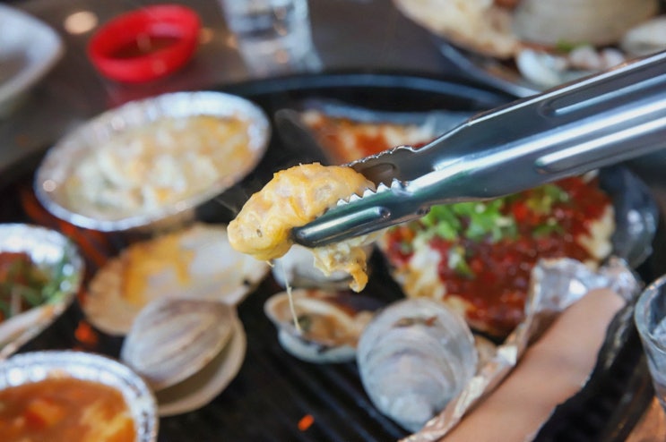  불티조개구이에서 즐기는 강릉 사천해변 맛집의 특별한 점심