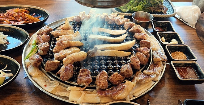  제주 함덕해수욕장 맛집 도보가능 흑돼지 고깃집 '제주삼춘' 연예인맛집