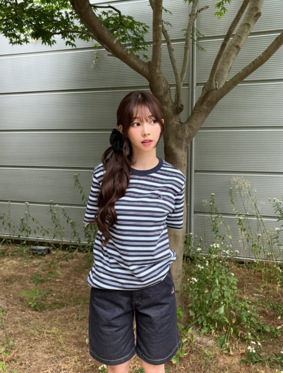  옷잘러 여자 셀럽들의 여름 패션 훔쳐보기! 그녀들과 함께한 여성 반팔 티셔츠 코디 BEST 5
