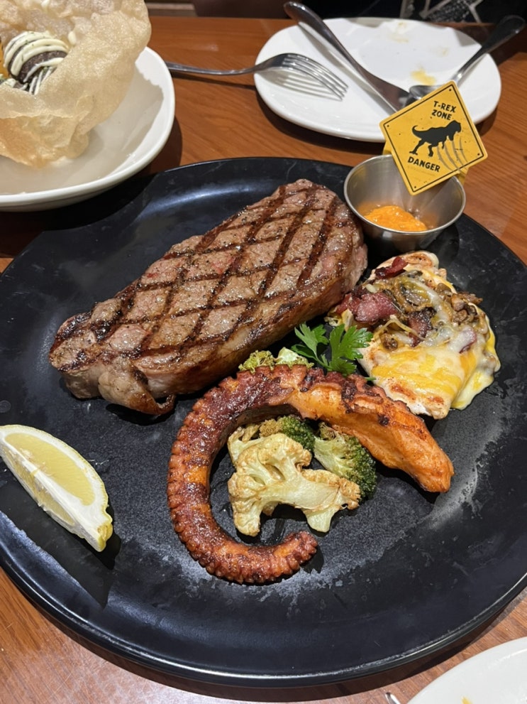  천안 아웃백 쥬라기월드 에디션 커플세트 후기 + 아웃백어플 쿠폰 + KT 통신사할인 15%