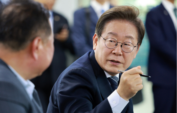 “<b>가짜</b>뉴스로 돈 번다?”…<b>이재명 대통령</b>, 유튜버에 ‘징벌적... 