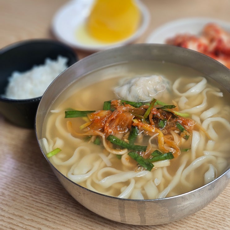  종로 동대문역 골목 노포 맛집 명동칼국수