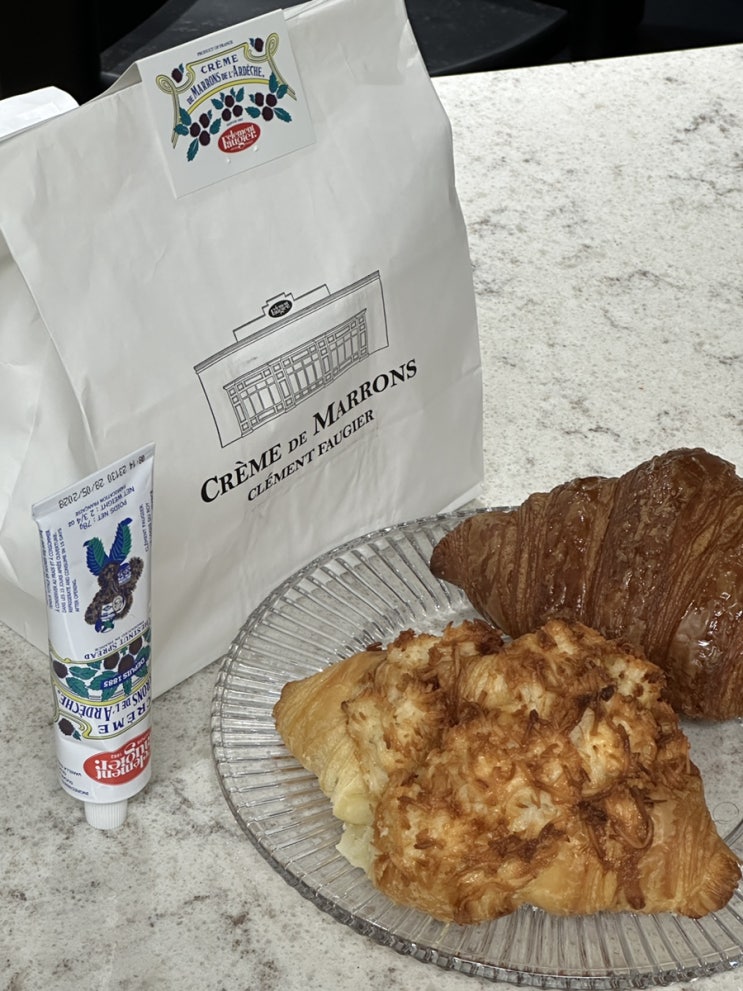  인천공항 승무원 맛집으로 유명한 크렘드마롱, 크루아상과 밤잼 꿀조합 추천