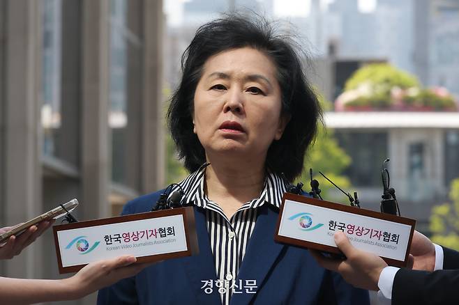 <b>특검</b>, ‘윤석열 부부 <b>공천</b>개입 <b>의혹</b>’ <b>김영선</b> 전 의원 내일... 