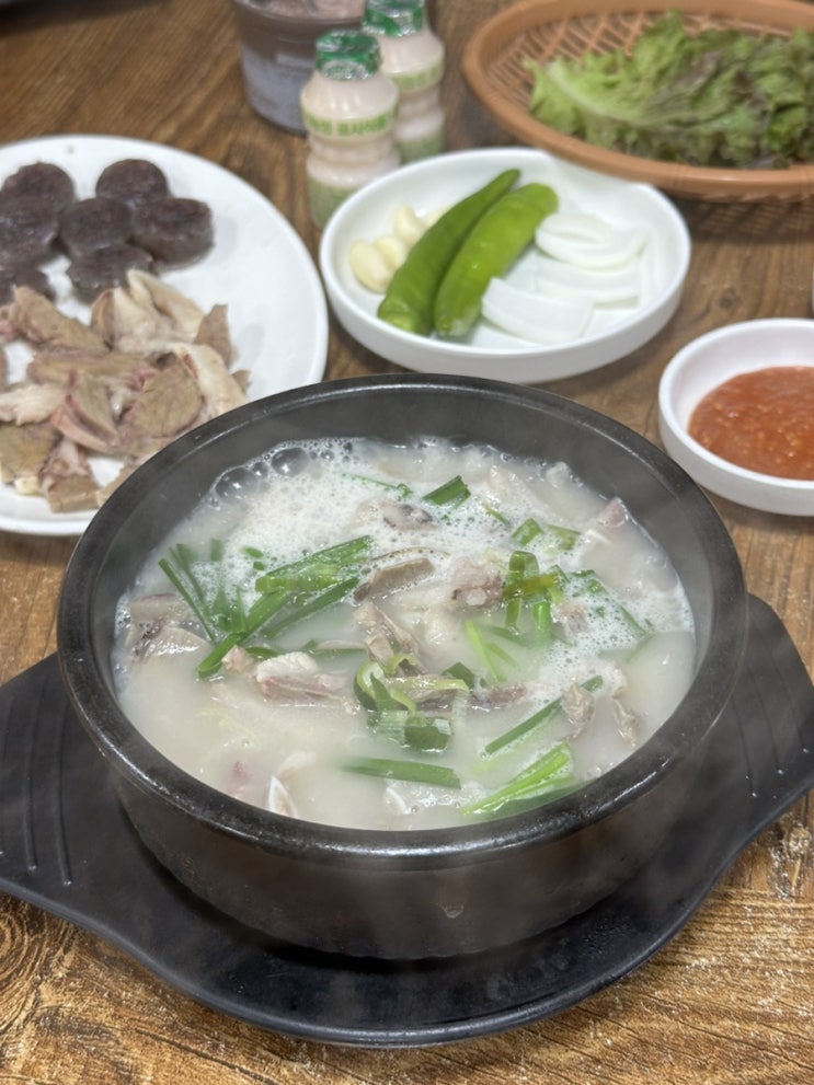  화봉동 사람은 다 아는 ‘화봉옛날돼지국밥’