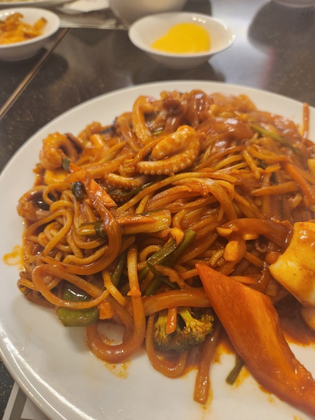  역삼동 중식당 아리산, 점심 볶음짬뽕·탕수육 솔직 후기