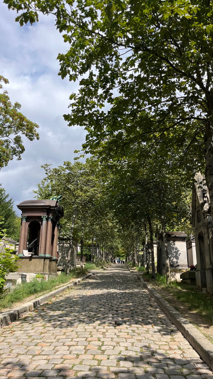  파리 페르 라셰즈 공동묘지, 파리에서 먹는 빠바
