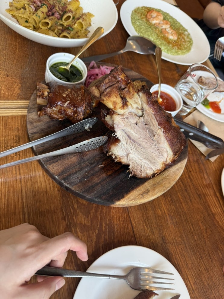 미국인 친구도 만족한 슈바인 학센 : 메르시
