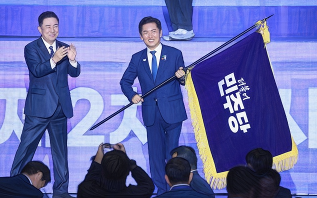 <b>정청래</b> 민주당 대표 당선과 내란 세력 규정과 ‘전쟁 상태’ 선언