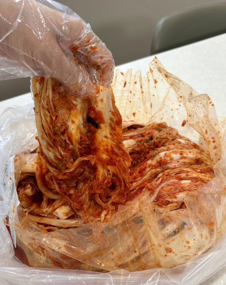 국내산 재료 100% 아삭하고 시원한 매력의 중부식 김치 택배 주문 청원택배 추천