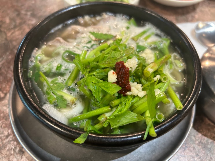  [뚝섬역] 향긋한 미나리와 순댓국의 조화로운 해장맛집 <아오내순대>