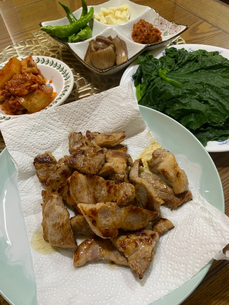  저렴한 가격에 판매하는 한우한돈 서신동 청년정육 또 다시 들릴 전주정육점 한돈목살 서신동투쁠한우 투쁠한우꽃등심 100g 9900원