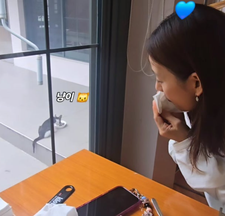  이효리, 가족과 함께한 주말 예배…조용한 변화가 눈길