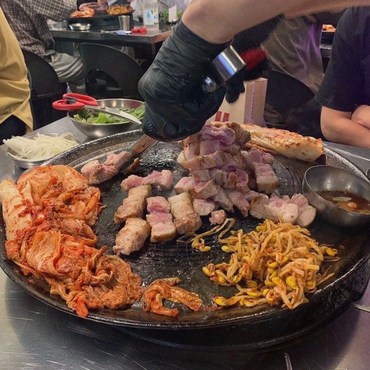  [동두천솥뚜껑삼겹살 광주풍암점] 고기의 진수를 맛볼 수 있는 풍암동고기집!