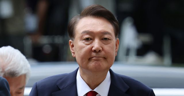  윤 전 대통령 측 “윤 전 대통령 체포할 때 몸에 손대면 법적 조치”
