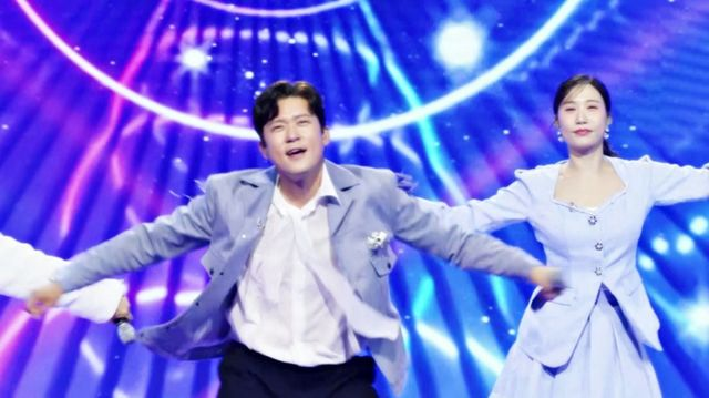 <b>김대호</b>, ‘24시간이 모자라’... 무대서 야망 표출 (<b>한일톱텐쇼</b>)